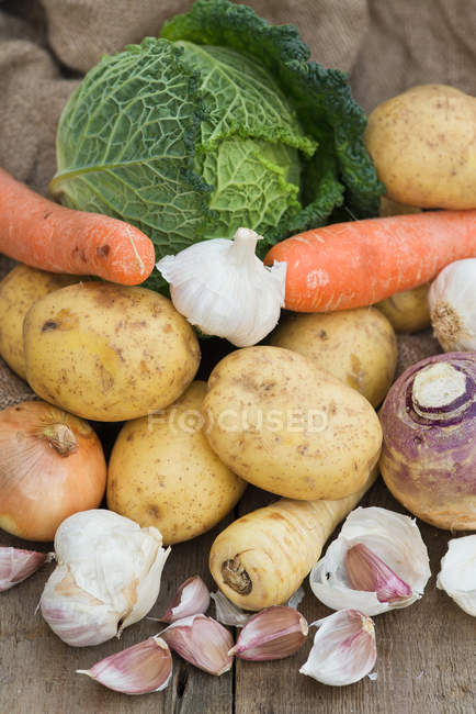 Möhren Kartoffeln und Kohl — Stockfoto