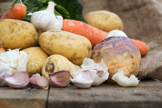 Garlic potatoes and cabbage — Stock Photo