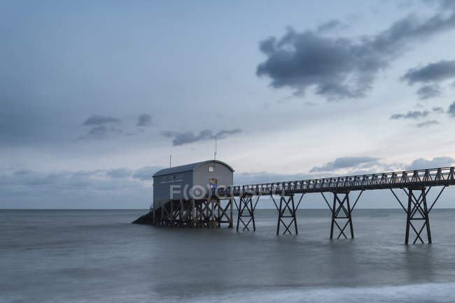 Image of lifeboat jetty at sea — Stock Photo