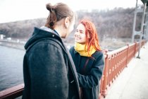 Couple looking at each other — Stock Photo