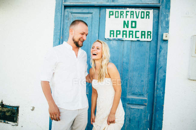 Glückliches junges Paar — Stockfoto
