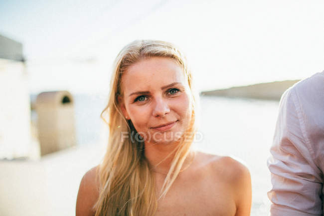 Attraktive blonde Frau — Stockfoto