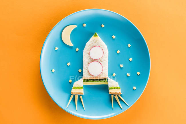 Petit déjeuner drôle pour enfant — Photo de stock