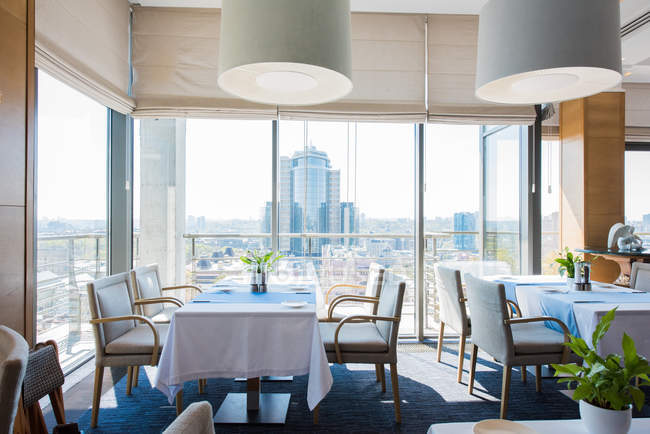 Interno di ristorante di lusso — Foto stock