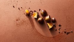 Bonbons au chocolat cassés — Photo de stock