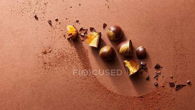 Caramelle al cioccolato rotte — Foto stock
