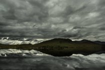 View of Glencoe highland and calm lake — Stock Photo