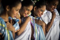 Frauen in traditionellen Trachten — Stockfoto