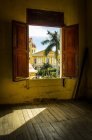 Старі дерев'яні віконні вікна — стокове фото