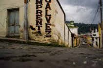 Уличная сцена в Кетцальтенанго — стоковое фото