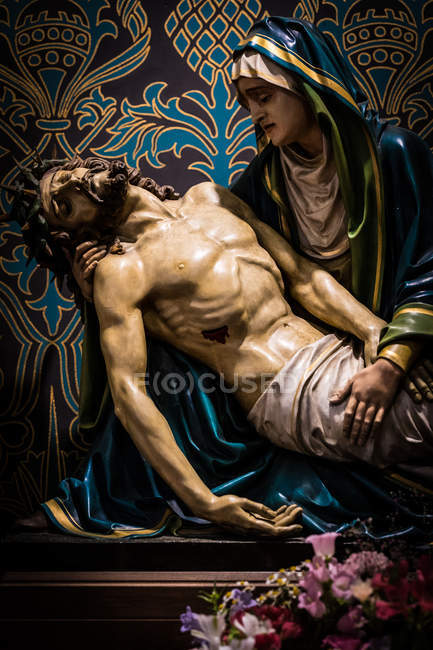 Mary and dying Jesus — Stock Photo