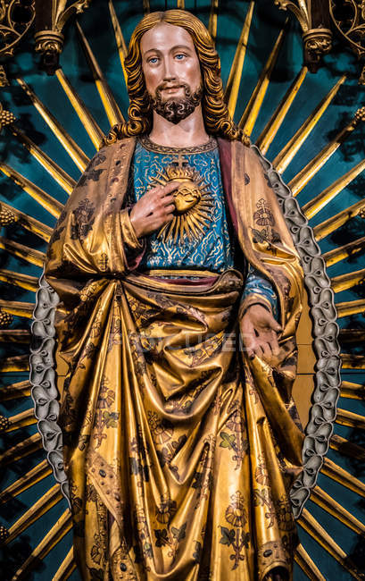 Estatua de oro de Jesús - foto de stock