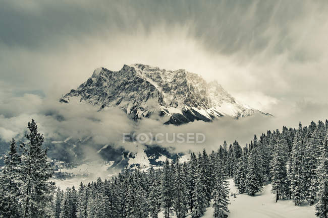 Remote mountain landscape — Stock Photo