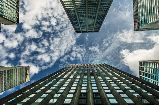 Bottom view of skyscrapers in Manhattan — Stock Photo