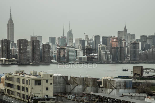 Vista del horizonte del distrito de Brooklyn - foto de stock