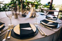 Wedding table setting for guests — Stock Photo