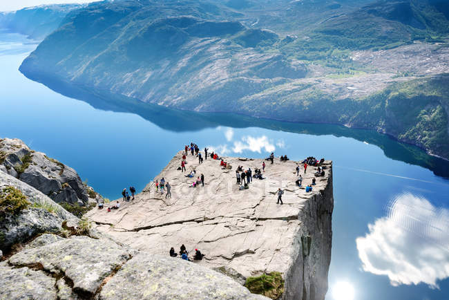 Cliff Preikestolen at fjord Lysefjord — Stock Photo