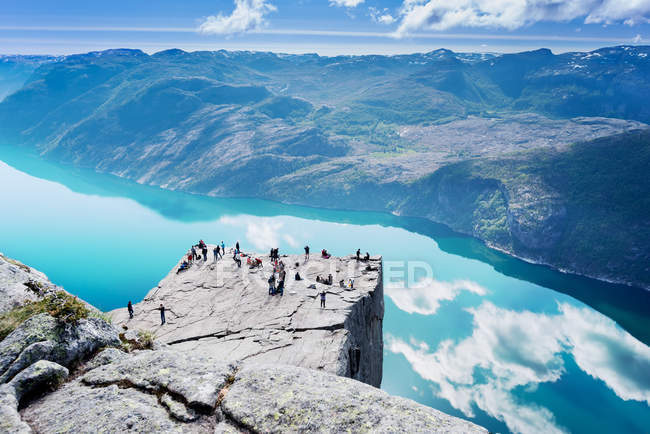 Cliff Preikestolen at fjord Lysefjord — Stock Photo