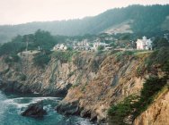 House at edge of cliff — Stock Photo