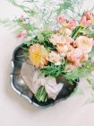 Boda arreglo floral - foto de stock