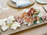 Appetizers at wedding setting table — Stock Photo