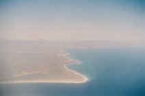 Вид с воздуха на побережье — стоковое фото