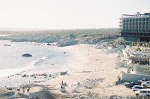 Linha costeira com praia arenosa — Fotografia de Stock