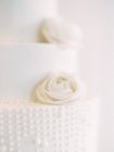 Torta nuziale con decorazione floreale — Foto stock