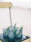 Апетитні напої з листям розмарину — стокове фото