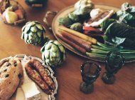 Assortimento di verdure biologiche in tavola — Foto stock