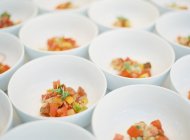 Frischer Salat in Schalen — Stockfoto