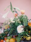 Букет з літніх квітів — стокове фото