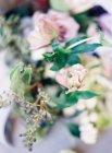 Hermoso arreglo floral - foto de stock