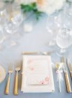 Hochzeitstisch mit Gästekarten — Stockfoto