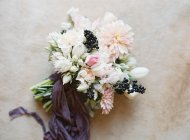 Elegant wedding bouquet — Stock Photo