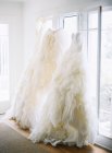 Мода весільні сукні — стокове фото