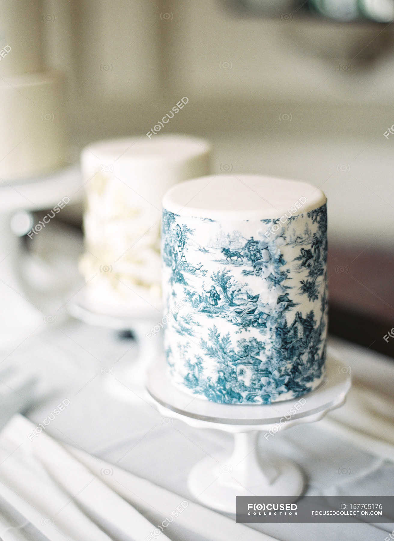 Patterned wedding cakes — sweet, cake stands - Stock Photo | 157705176