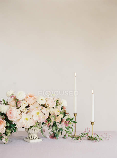 Diseño floral de la boda - foto de stock