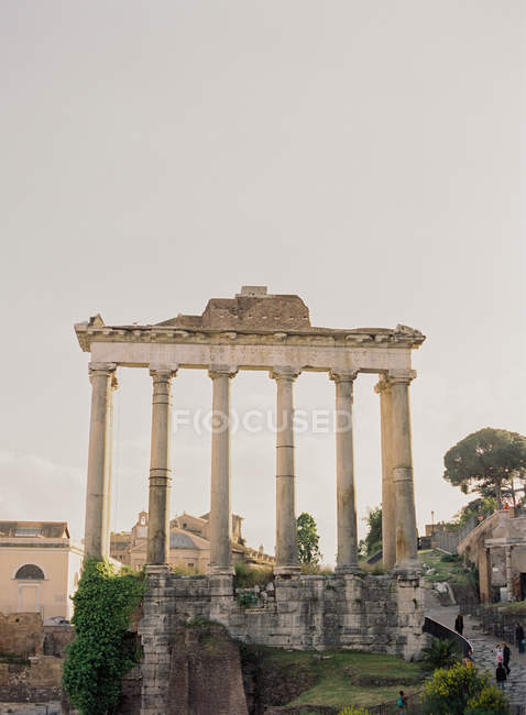 Columnata en el foro de Troya - foto de stock