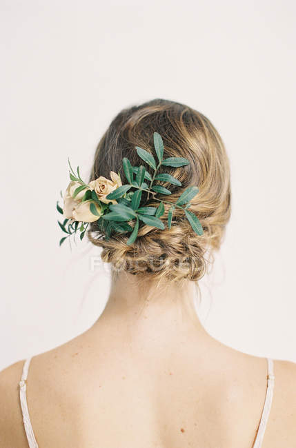 Decoração de cabelo flor — Fotografia de Stock