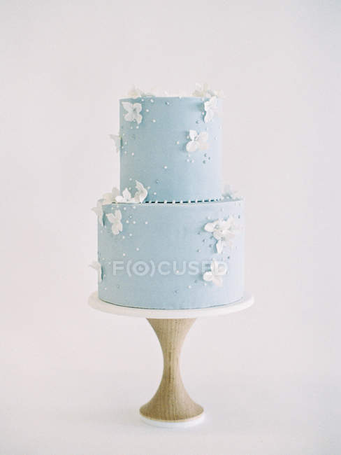 Весільний торт з квітковим декором — стокове фото