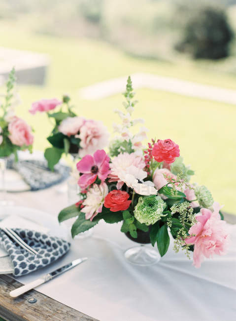 Fresh summer bouquet — Stock Photo
