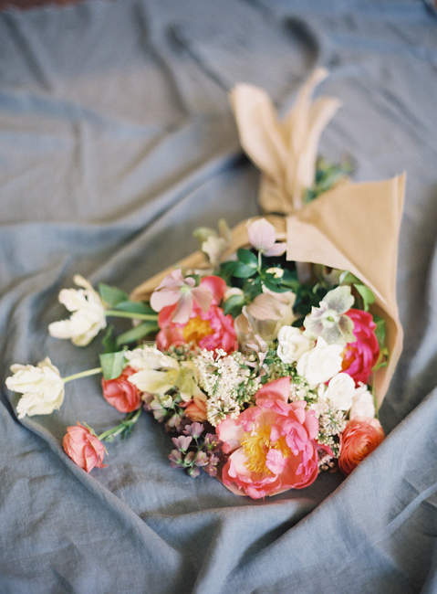 Elegant fresh cut bouquet — Stock Photo