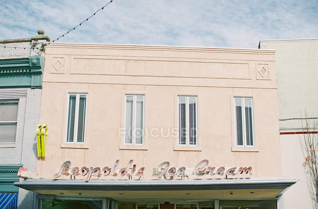 Морозиво магазин фасад — стокове фото