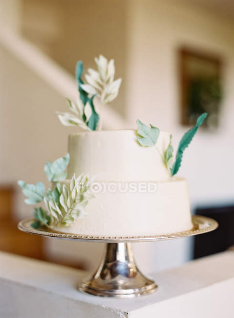 Bonito bolo de casamento decorado — Fotografia de Stock