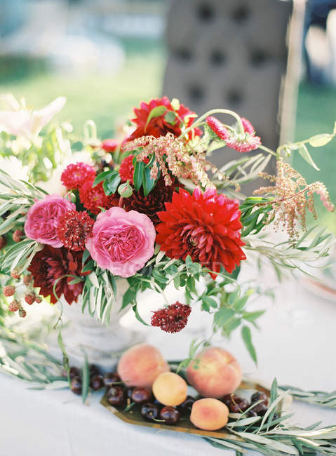 Bouquet di fiori estivi — Foto stock