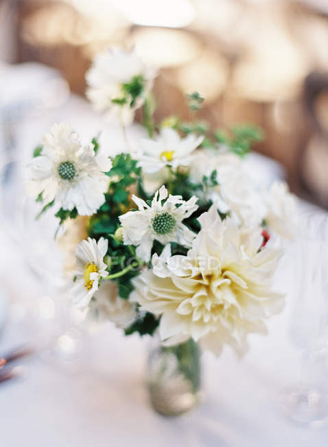 Bouquet branco do casamento — Fotografia de Stock