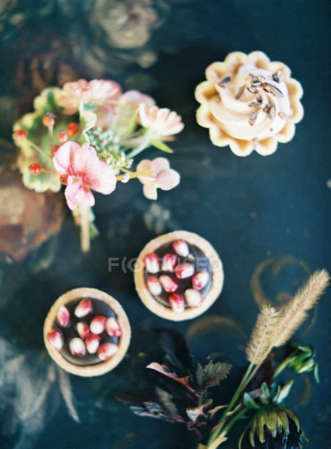 Desserts maison aux fruits — Photo de stock
