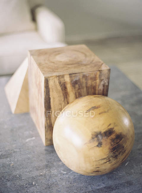 Figuras geométricas de madera - foto de stock