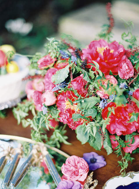 Matrimonio composizione floreale — Foto stock